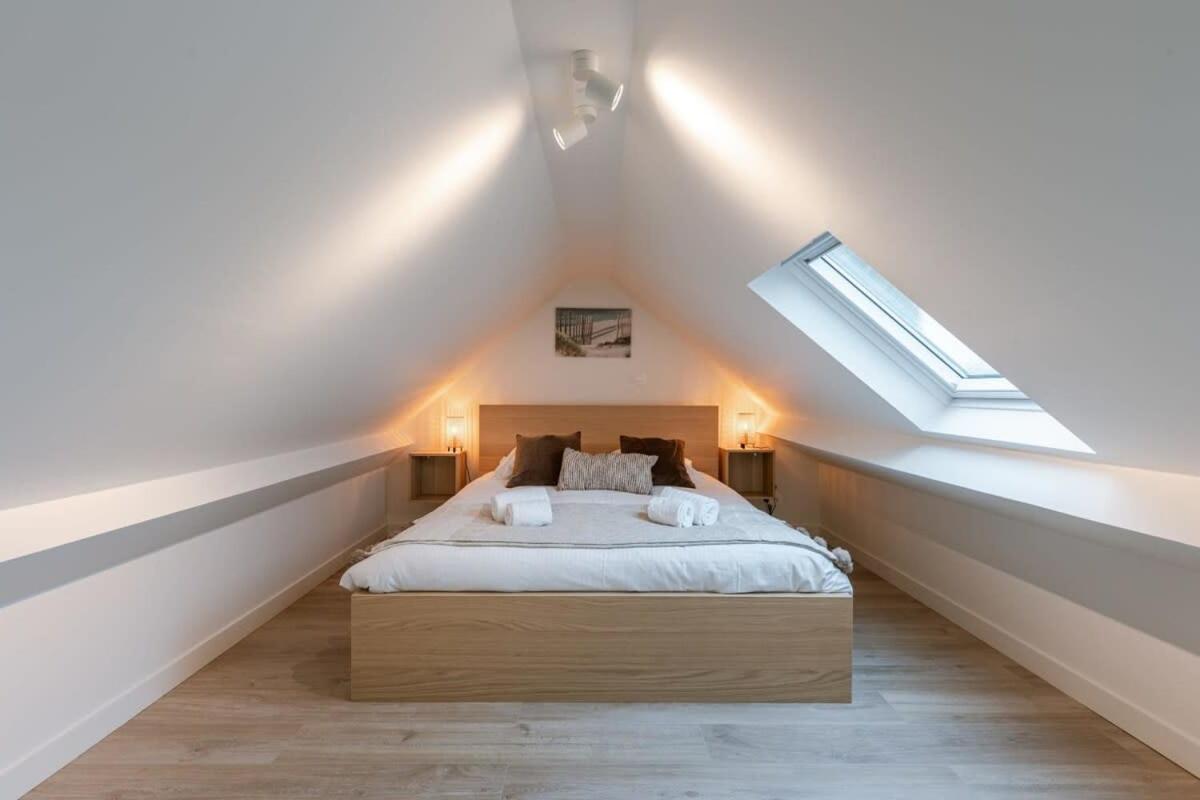 Huswell - Bright Duplex Close To The Sea